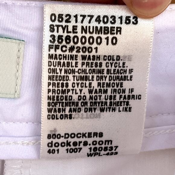 Dockers Golf Shorts White Flat Front 5 Pockets Womens 4 Stretch Cotton Poly - Picture 7 of 7